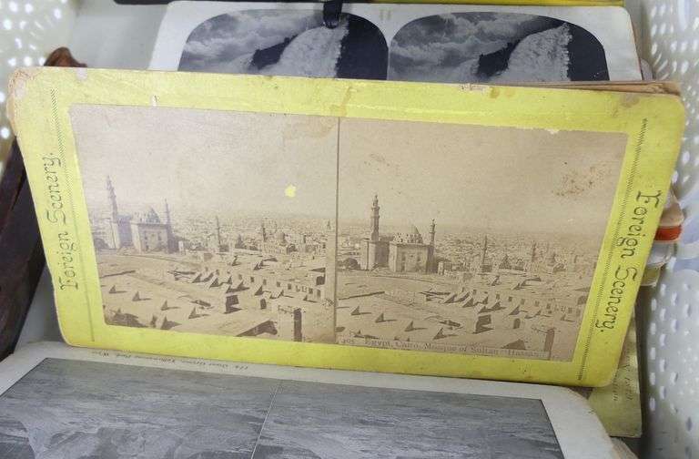 STEREOSCOPIC VIEWERS & SLIDES