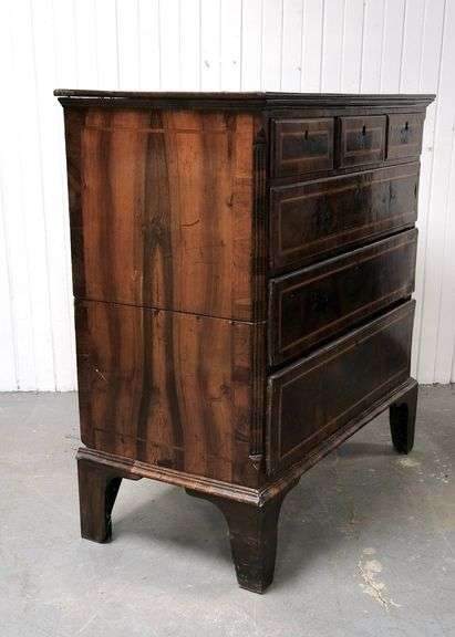 18TH CENTURY CHEST OF DRAWERS
