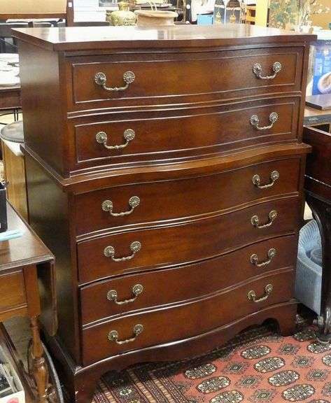 KNECHTEL MAHOGANY CHEST OF DRAWERS