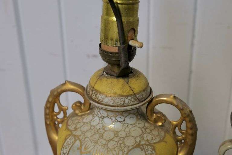 PORCELAIN TABLE LAMPS