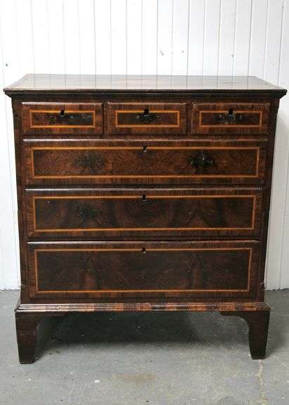 18TH CENTURY CHEST OF DRAWERS