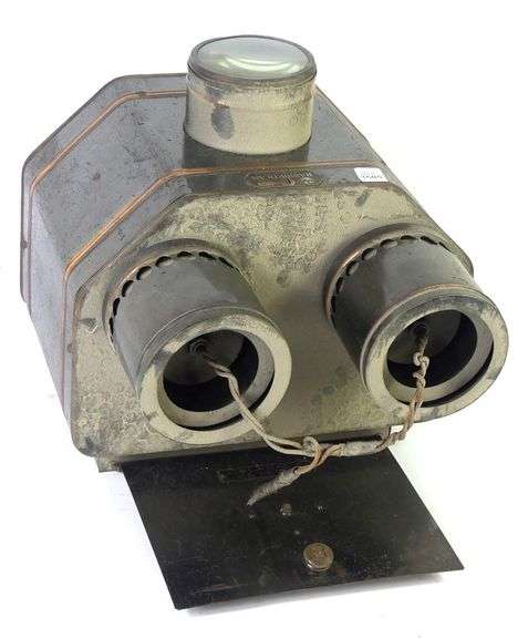 EARLY 1900'S PROJECTOR