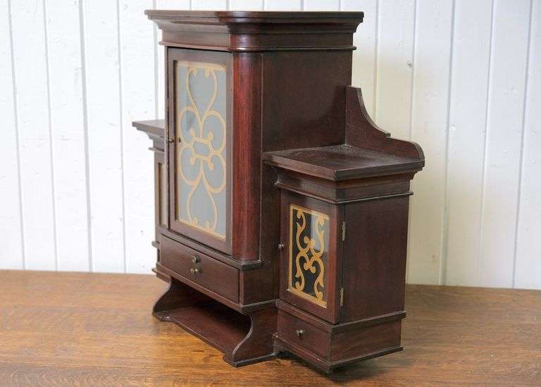 HANGING CABINET
