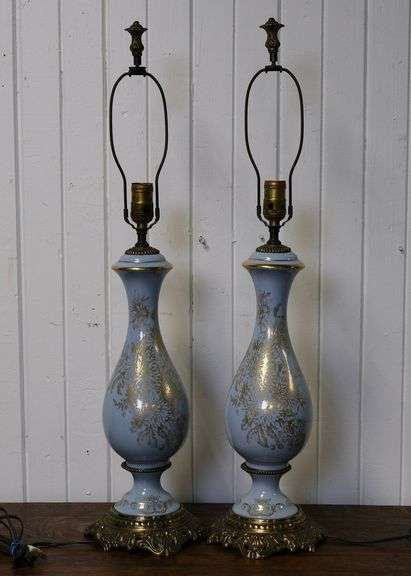 PAIR OF TABLE LAMPS