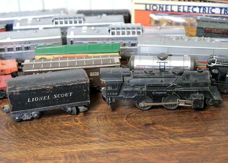 LIONEL TRAIN SET PARTS