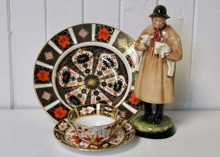 ROYAL CROWN DERBY AND ROYAL DOULTON