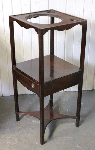 GEORGIAN WASHSTAND