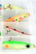 UV-REFLECTIVE TROLLING SPOONS