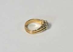 14KT GOLD DIAMOND RING