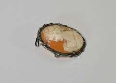 CAMEO BROOCH