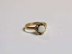 9CT GOLD OPAL RING