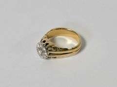 14KT GOLD DIAMOND RING