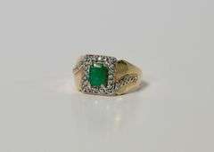 14KT GOLD EMERALD RING