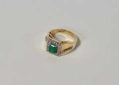 14KT GOLD EMERALD RING