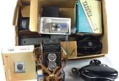 VINTAGE CAMERAS & EQUIPMENT
