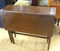 GATE-LEG GAMES TABLE