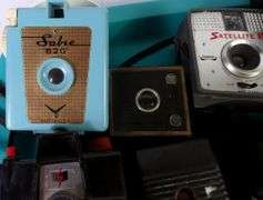 VINTAGE & ANTIQUE CAMERAS