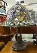 TIFFANY STYLE TABLE LAMP