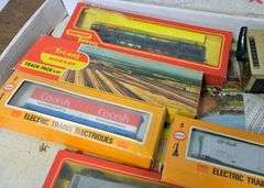 TRI-ANG TRAIN SET