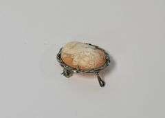 CAMEO BROOCH