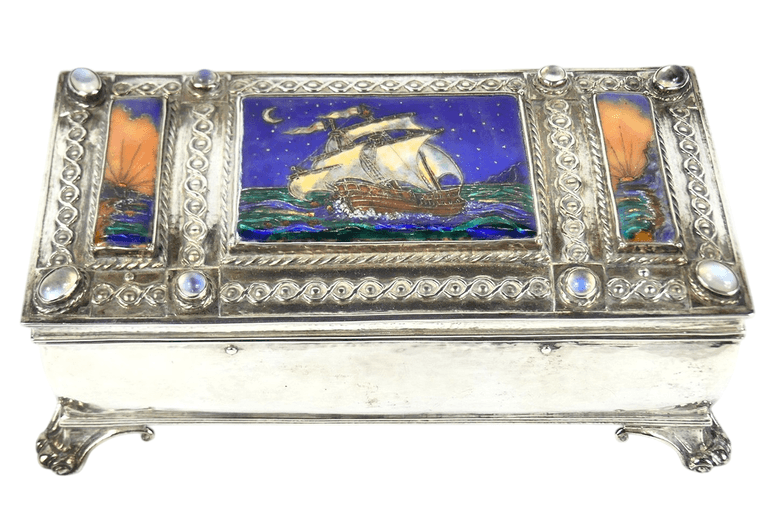 IMPORTANT DECORATIVE ARTS & COLLECTIBLES