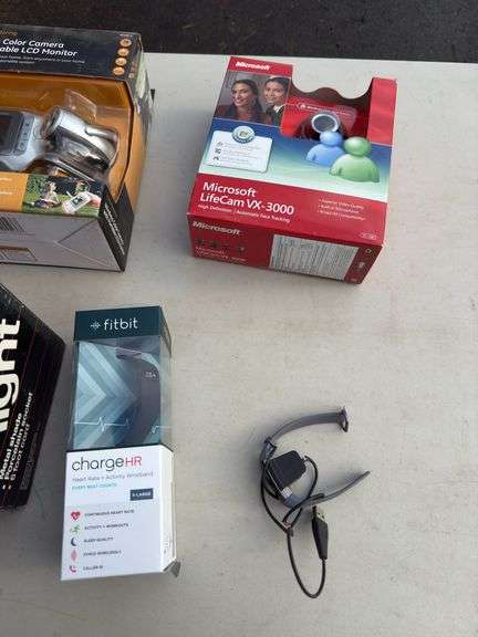 Lights, fitbit charge hr, webcam