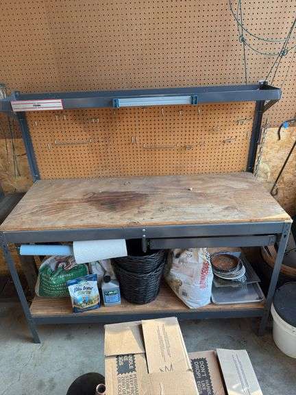 Work bench 5ftx2ftx59in