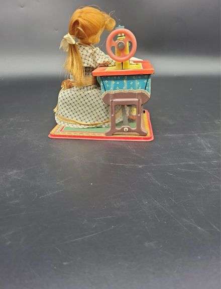 Battery Op Toy Dressmaker