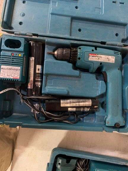 (3) makita drills