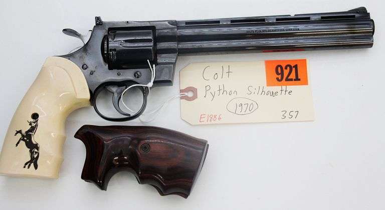 Colt Python Silhoutte  357  (1970) extra grips