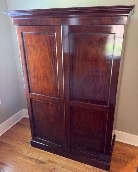 Wardrobe 56”x26”x81”