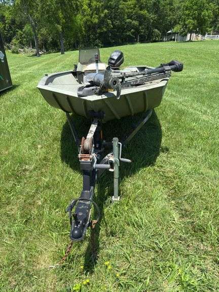 18’ 60” Pro weld Nova ultra Jon boat