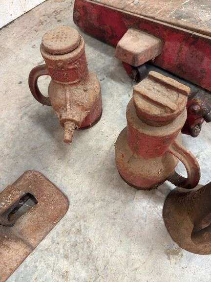 (4) house jacks