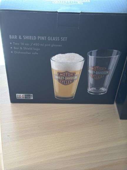Harley Davidson lighters, drink glasses