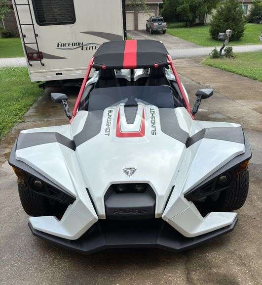 2016 Polaris Slingshot SL- 5600 miles