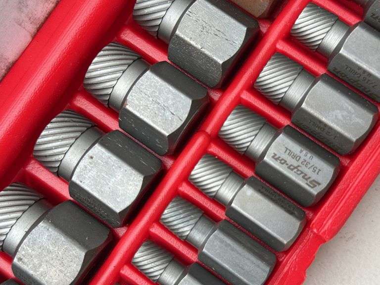 Snap on extractor set