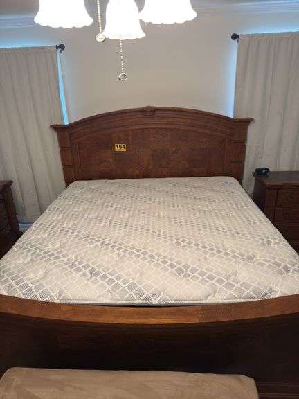 King size bedroom suit