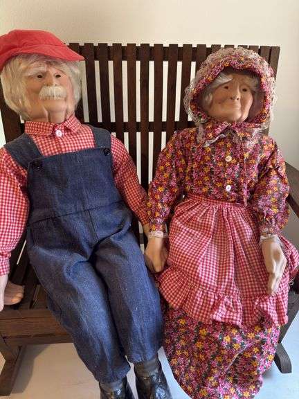 Maw and paw on rocker bench 29”