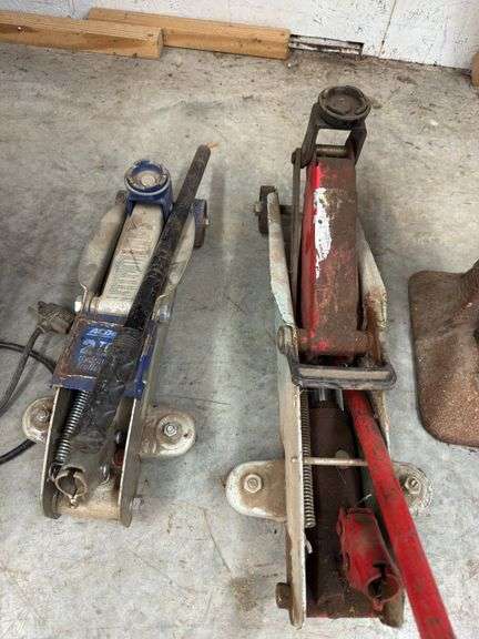 (2) car jacks