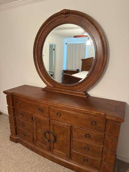 King size bedroom suit