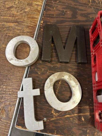 Aluminum letters