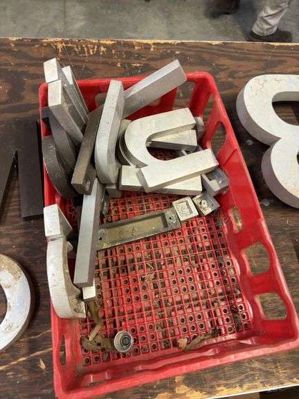 Aluminum letters