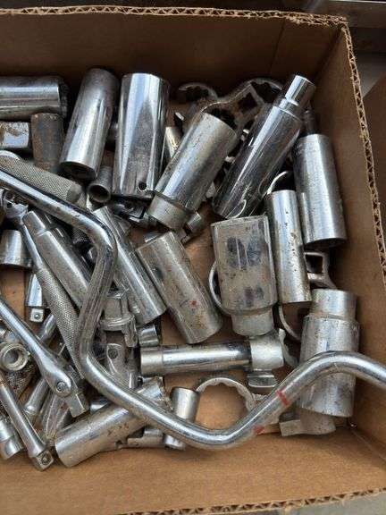 Sockets and ratchets