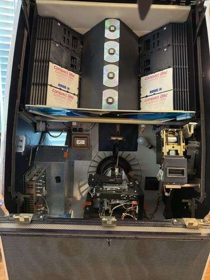 Encore cd style jukebox w/ CDs