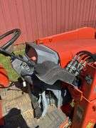Kubota L3130 4wd tractor & loader with box scraper 1,045 hours