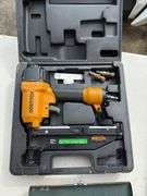 Pneumatic finish nailer