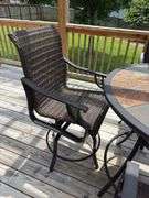 40” round outdoor table and barstools