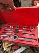 Tap and dies, metal toolbox