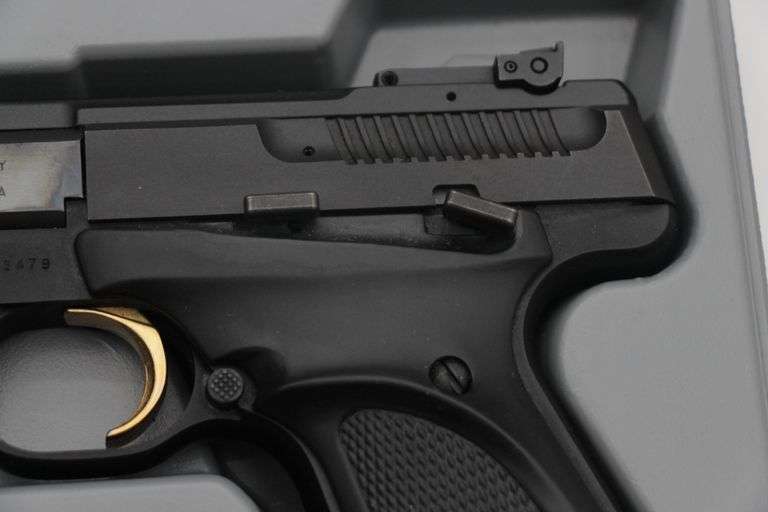 Browning Buck Mark  .22  BOX