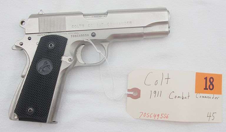 Colt 1911 Combat Commander  .45 acp (1976)